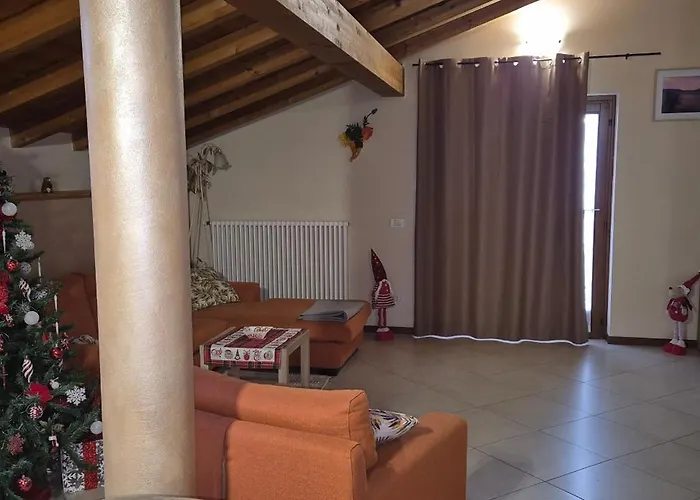 La Mansarda Sul Apartment *